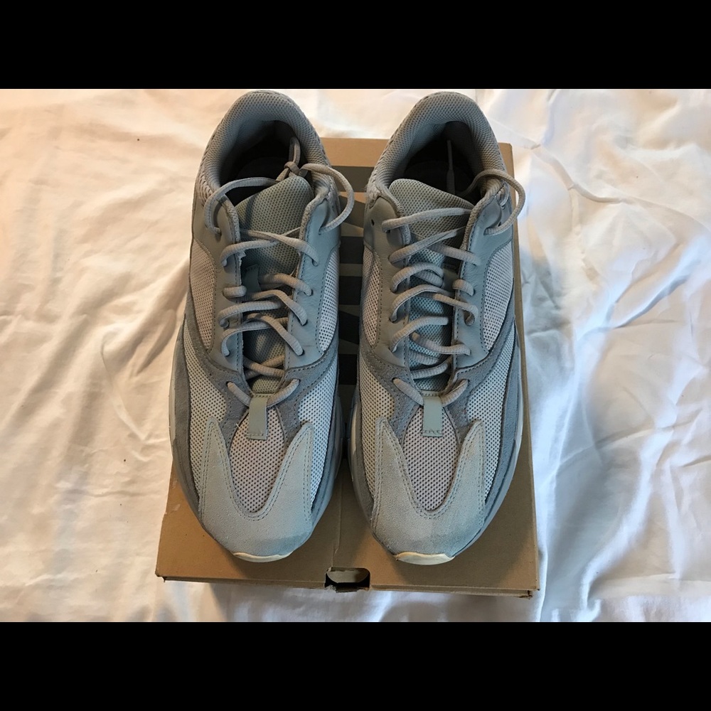 Men’s Yeezy 700, size 11.5 with box.